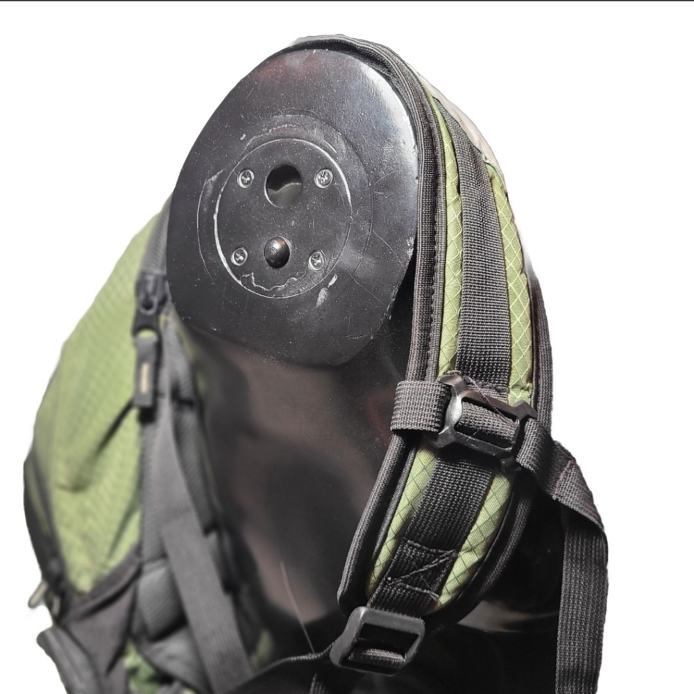 Hi-Tec Large Backpack - Picture 6 of 9